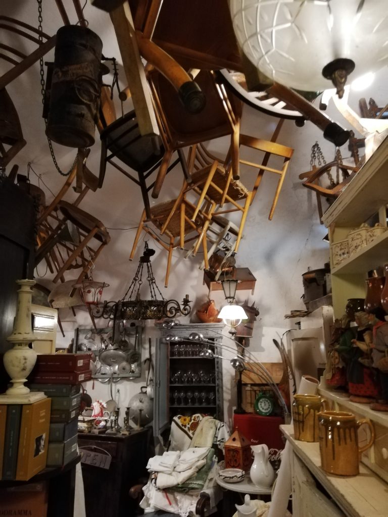Finalborgo - Negozio vintage